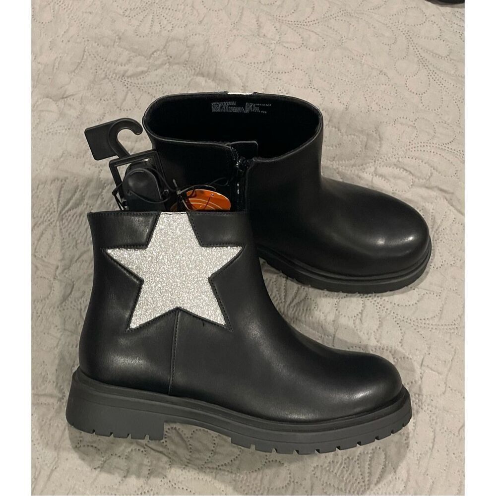 Wonder Nation Women’s 6 Black Boots Faux Leather Star New